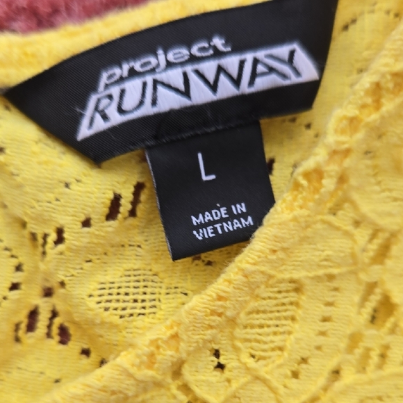 Project RUNWAY Yellow Lace Blouse - Picture 2 of 4